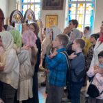 Учащиеся воскресной школы совместно с родителями и педагогами посетили Божественную литургию.